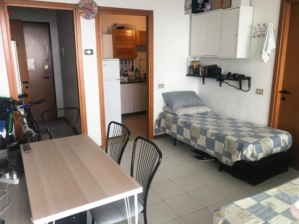 Готель Milan White Tower Flat Bisceglie M1 Екстер'єр фото