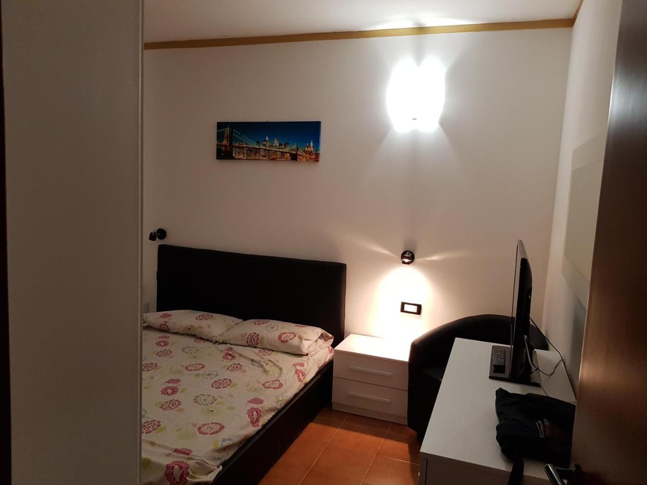 Готель Milan White Tower Flat Bisceglie M1 Екстер'єр фото