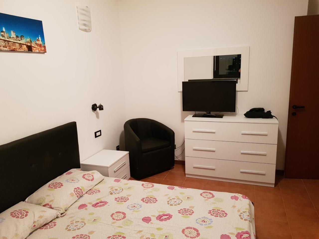 Готель Milan White Tower Flat Bisceglie M1 Екстер'єр фото